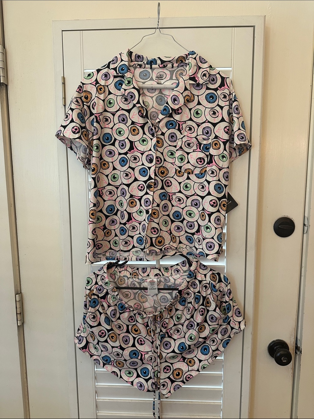 Women’s Short Sleeve Pajama Top Multi-Colored Eye Print Size 0-2 HALLOWEEN NWT